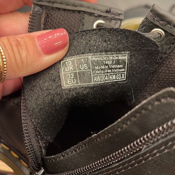 🖤 BRAND NEW Worn 1x, Black Dr. Martens from Nordstroms, Girls size 1🖤 - Picture 5 of 5